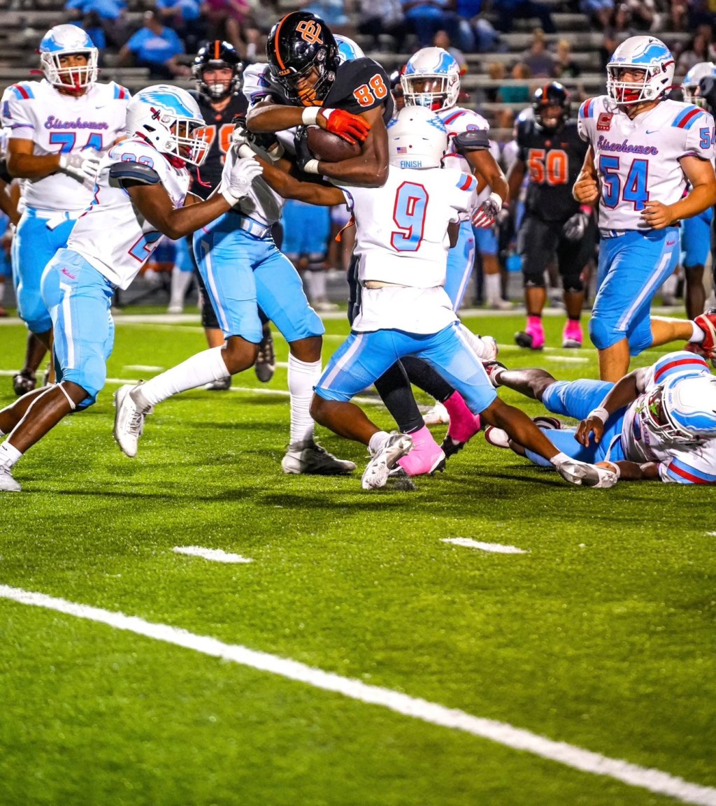 Pirates rebound with 35-7 win over&nbsp;Ike