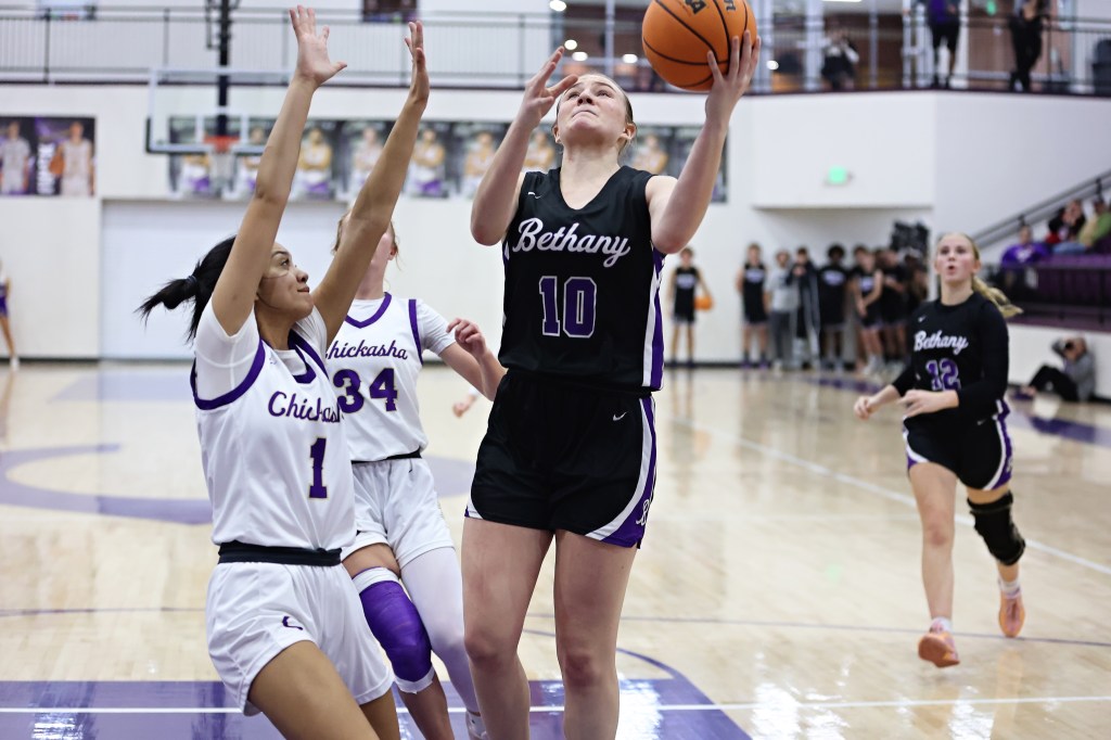 Donley last-second shot lifts Bethany to&nbsp;win