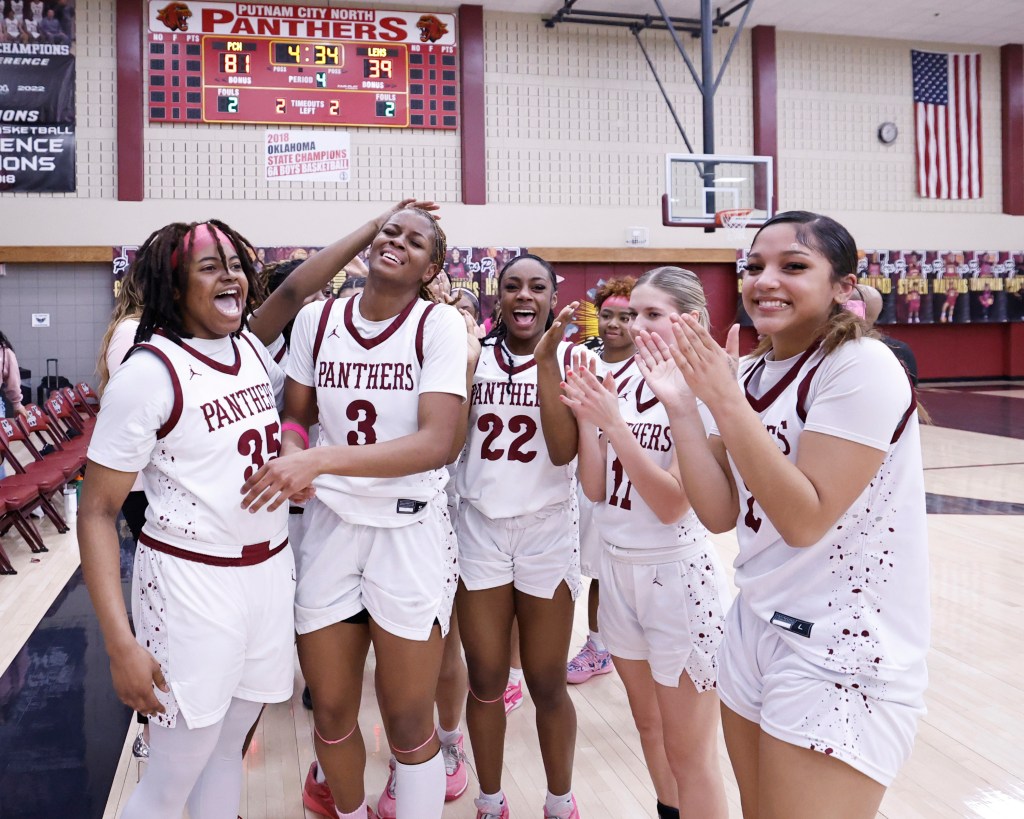 Gray scores 25, Harrod hits milestone in North&nbsp;win