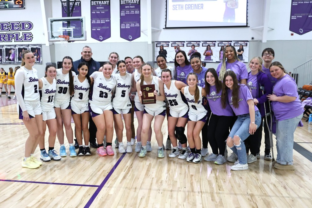 Lady Bronchos cruise to district&nbsp;title