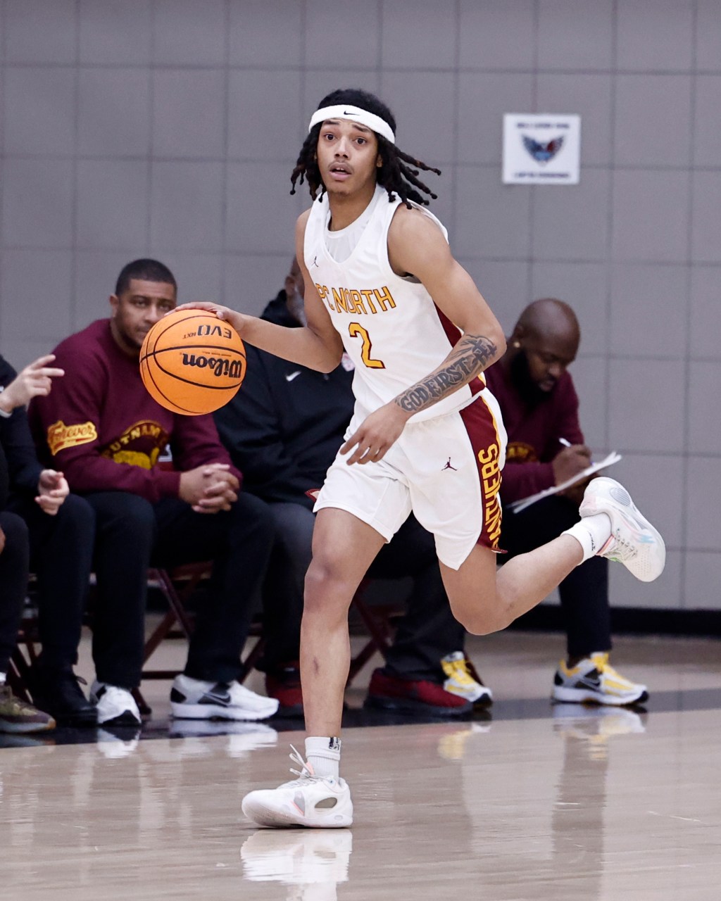 North routs Ike, 73-39, on Senior&nbsp;Night