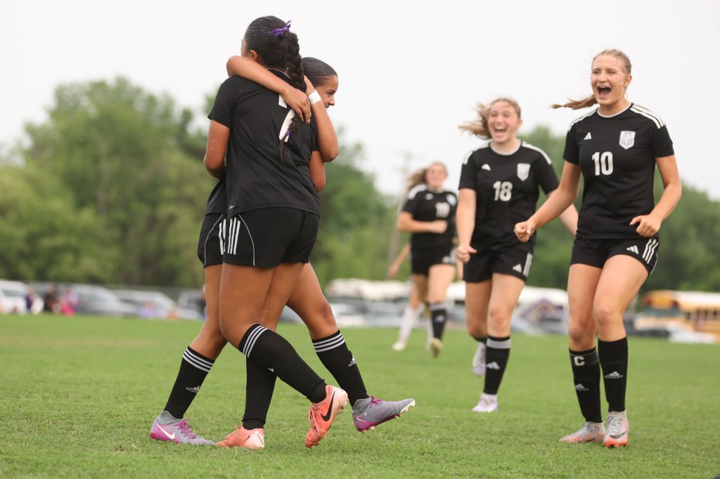 Lady Bronchos pass overtime test for district&nbsp;title