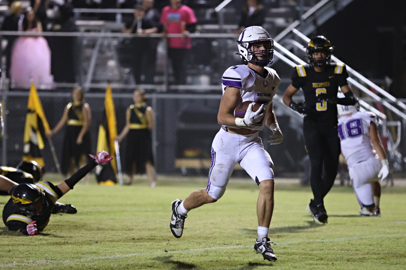 Bethany sprints past Tecumseh,&nbsp;49-28