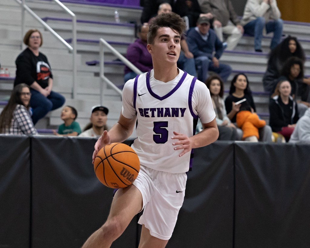 Bronchos survive Jet rally,&nbsp;48-46