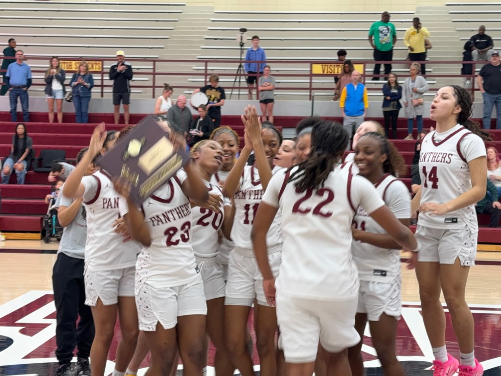 Panthers surge after slow start for regional&nbsp;title