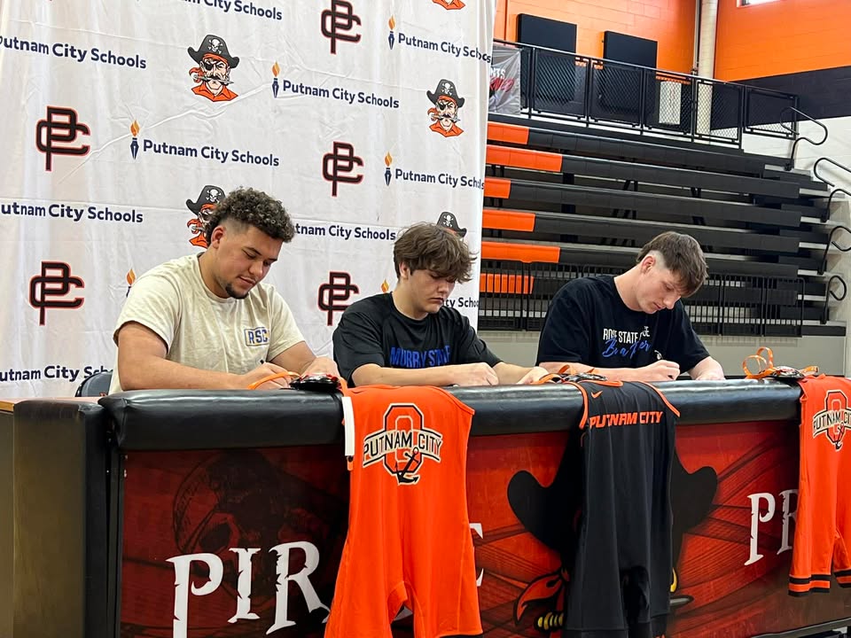 Pirate wrestlers sign with&nbsp;colleges