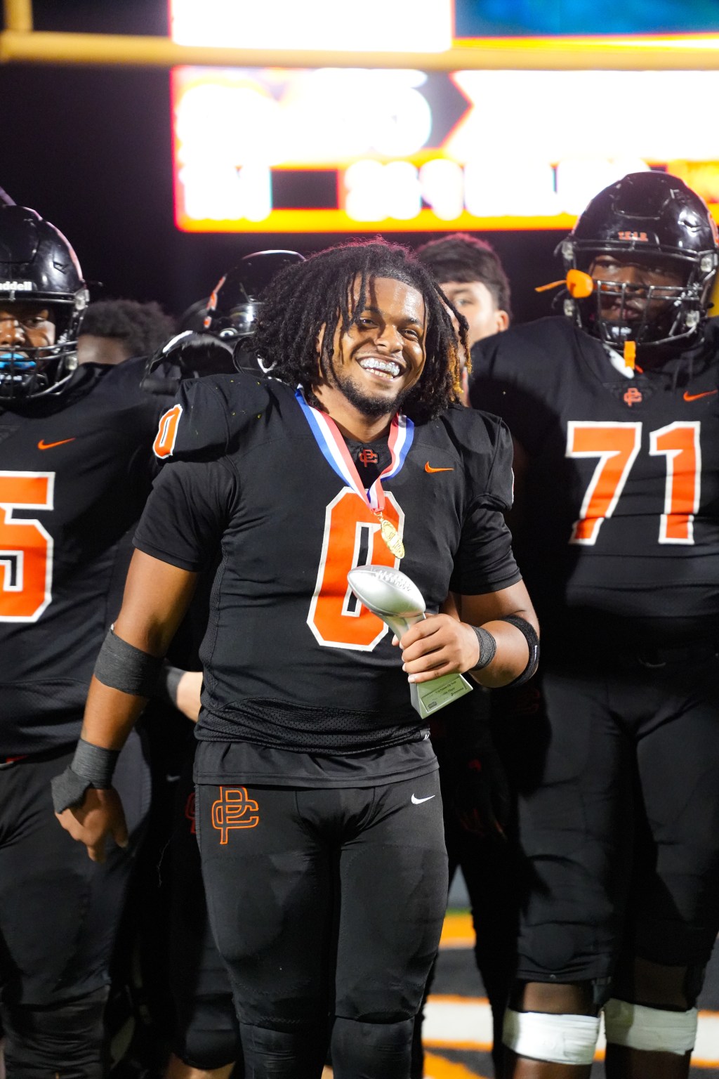 Herrera, Pirates bust North in OT, 35-34